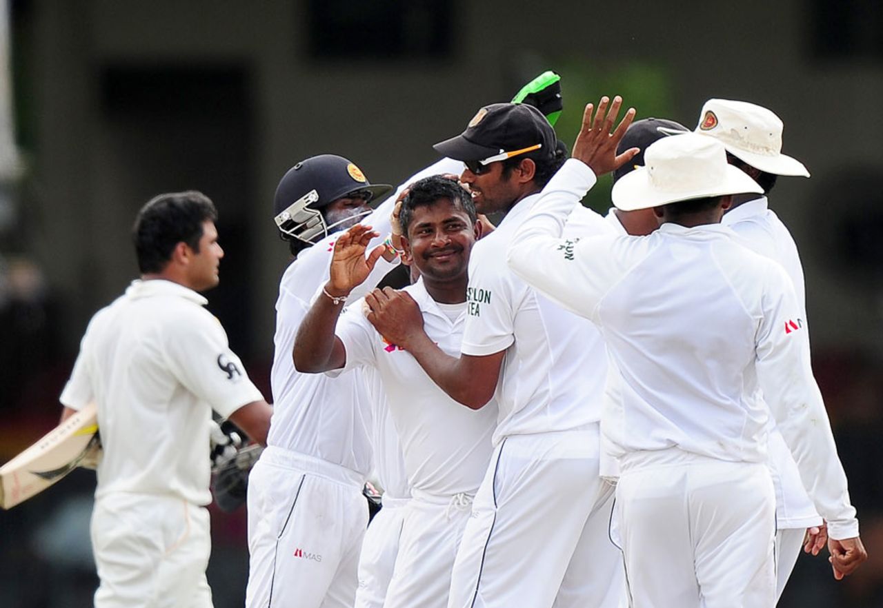 Rangana Herath kept chipping away at the Pakistan line-up, Sri Lanka v Pakistan, 2nd Test, Colombo, 2nd day, August 15, 2014