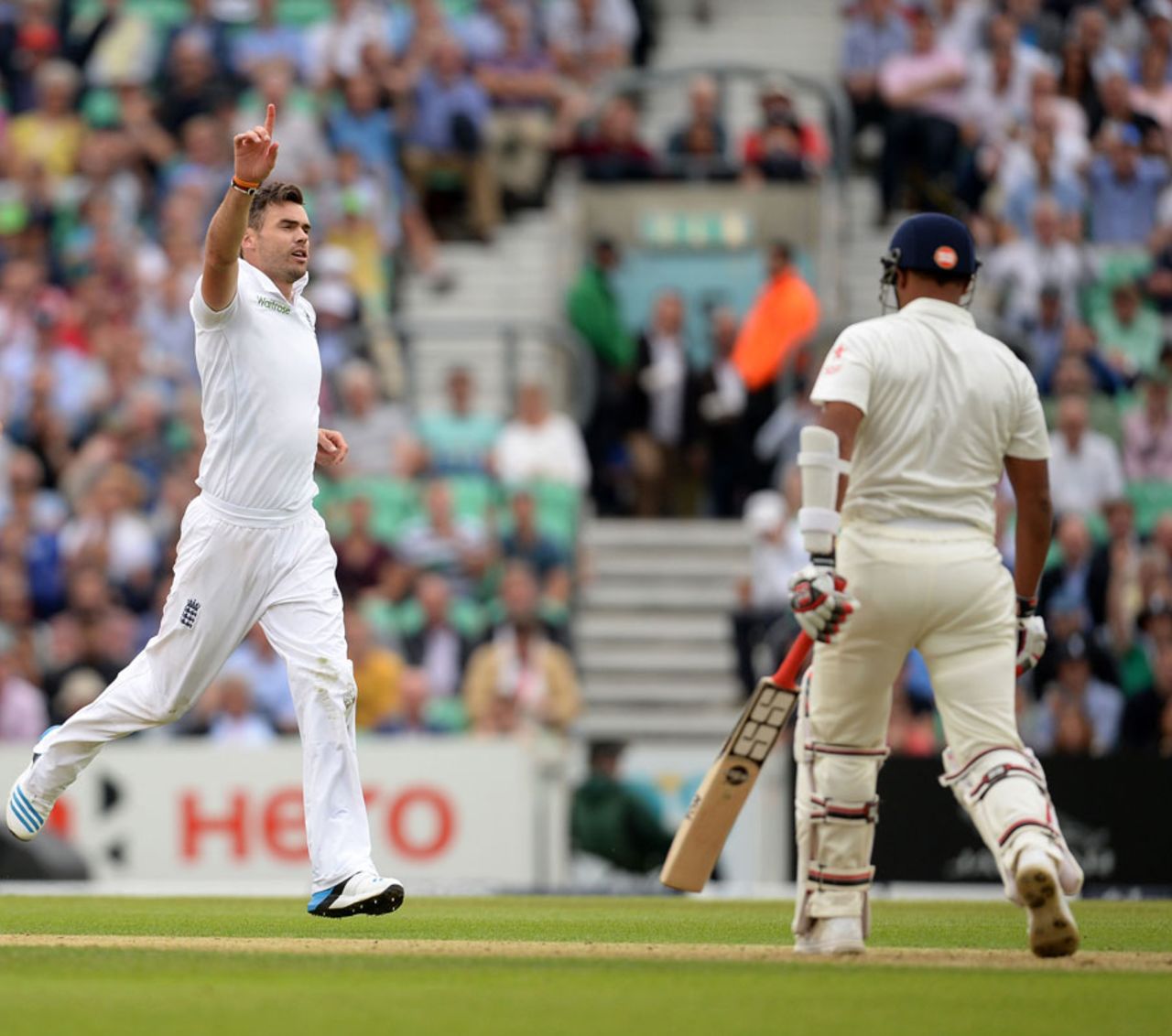 James Anderson tormeted Stuart Binny before dismissing him, England v India, 5th Investec Test, The Oval, 1st day, August 15, 2014