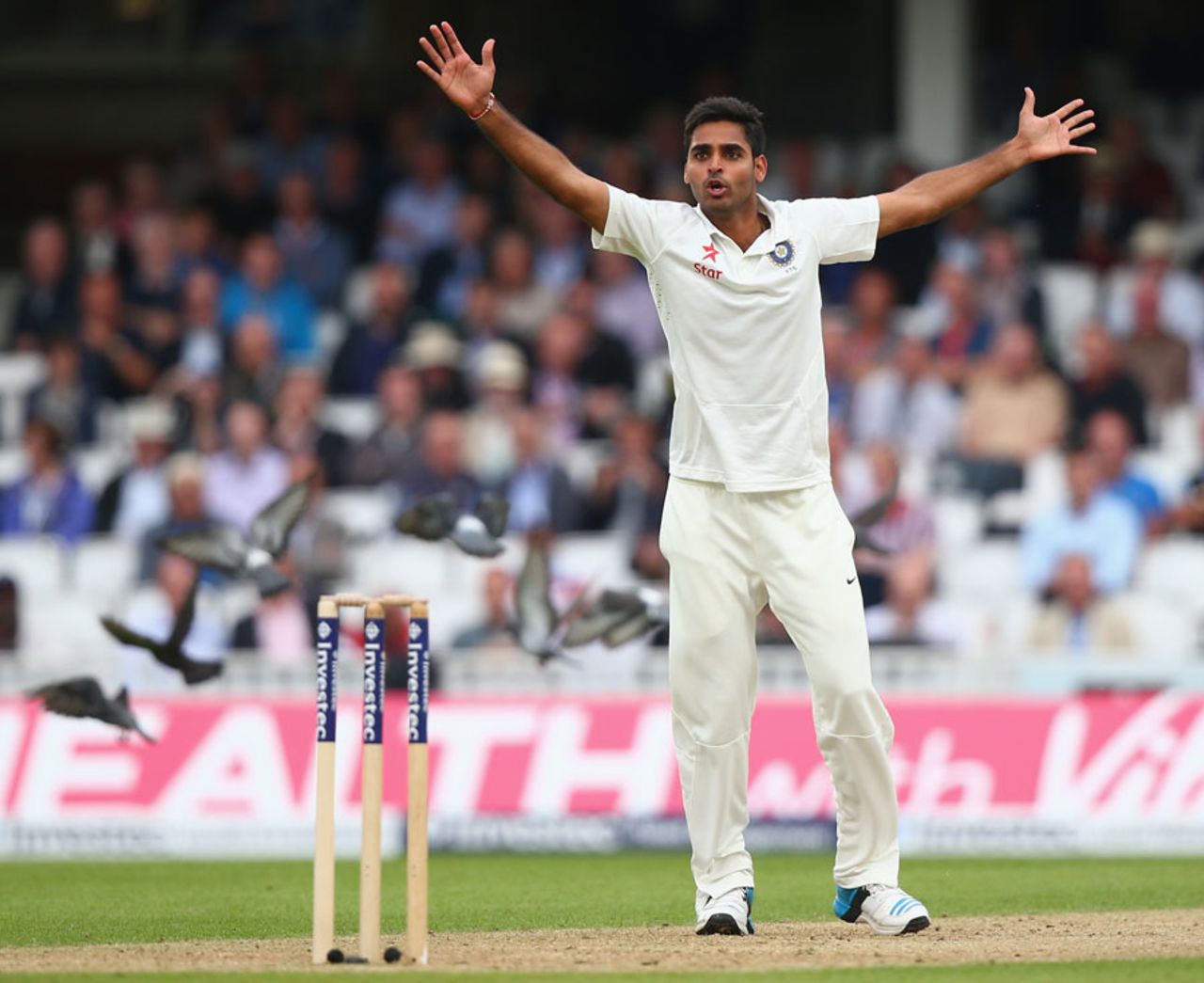 Bhuvneshwar Kumar had a good leg before appeal against Alastair Cook struck down, England v India, 5th Investec Test, The Oval, 1st day, August 15, 2014