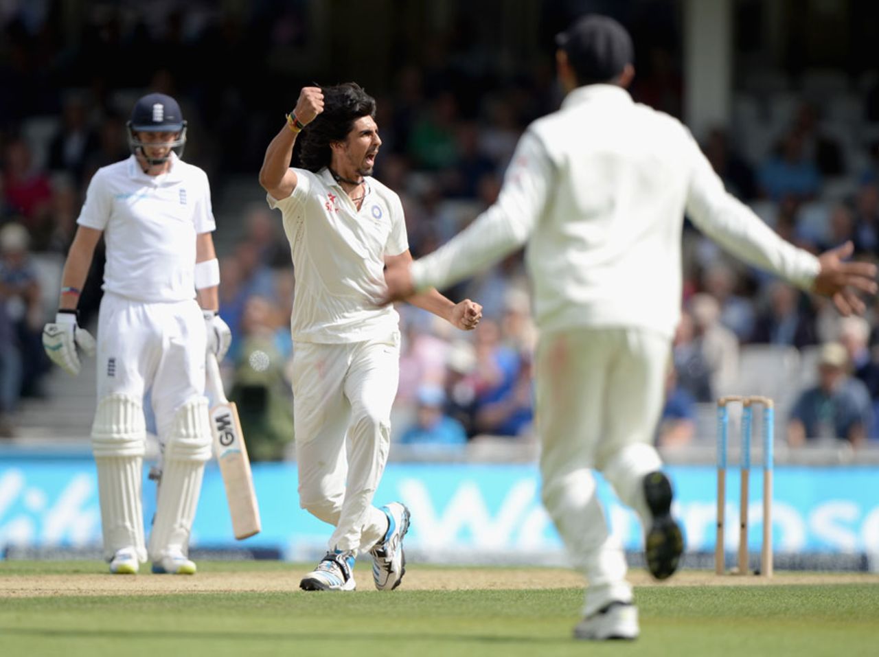 Ishant Sharma got rid of Ian Bell with a ripper, England v India, 5th Investec Test, The Oval, 2nd day, August 16, 2014