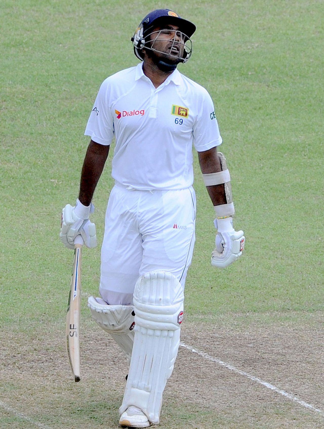 Mahela Jayawardene is disappointed after falling for the last time in Tests, Sri Lanka v Pakistan, 2nd Test, Colombo, 4th day, August 17, 2014