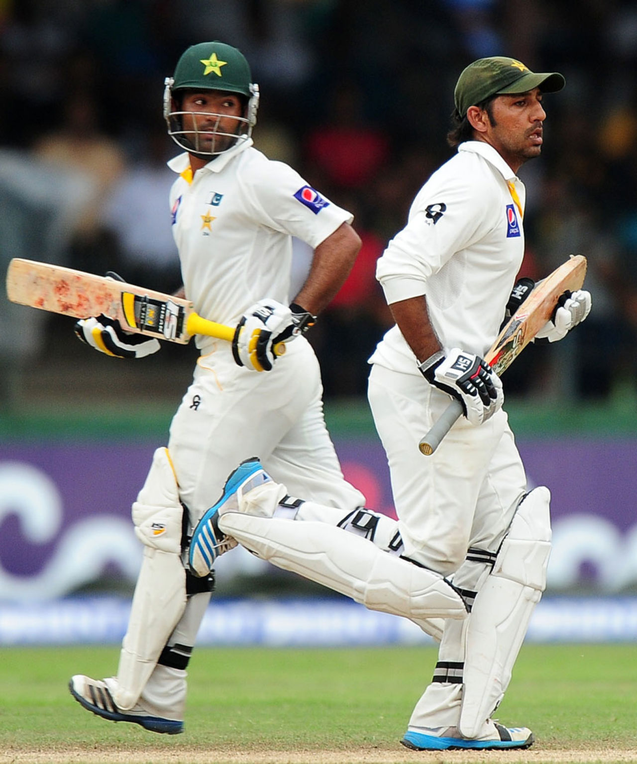 Asad Shafiq and Sarfraz Ahmed put up some brief resistance with a 55-run stand, Sri Lanka v Pakistan, 2nd Test, Colombo, 4th day, August 17, 2014