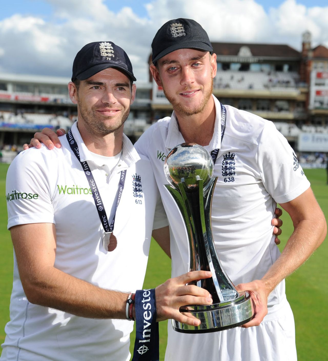 James Anderson and Stuart Broad pose with the series trophy, England v India, 5th Investec Test, The Oval, 3rd day, August 17, 2014