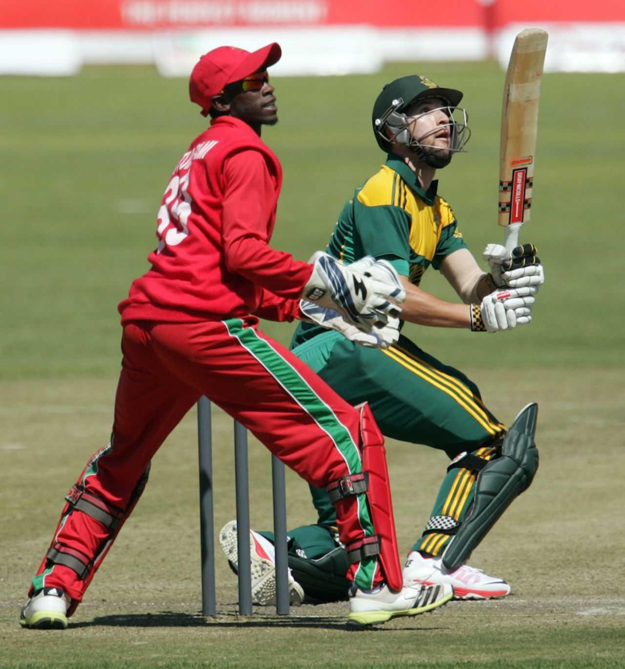 Wayne Parnell targets the leg side, Zimbabwe v South Africa, 2nd ODI, Bulawayo, August 19, 2014
