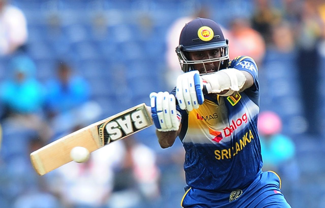Angelo Mathews goes on the attack, Sri Lanka v Pakistan, 1st ODI, Hambantota, August 23, 2014
