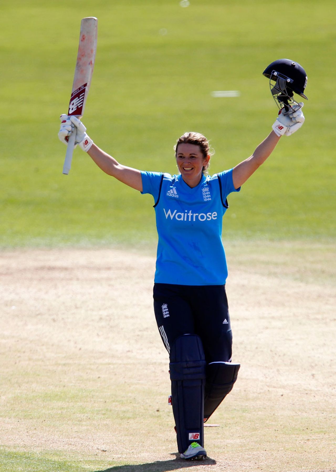 Charlotte Edwards celebrates her ninth ODI hundred, England v India, 2nd women's ODI, Scarborough, August 23, 2014