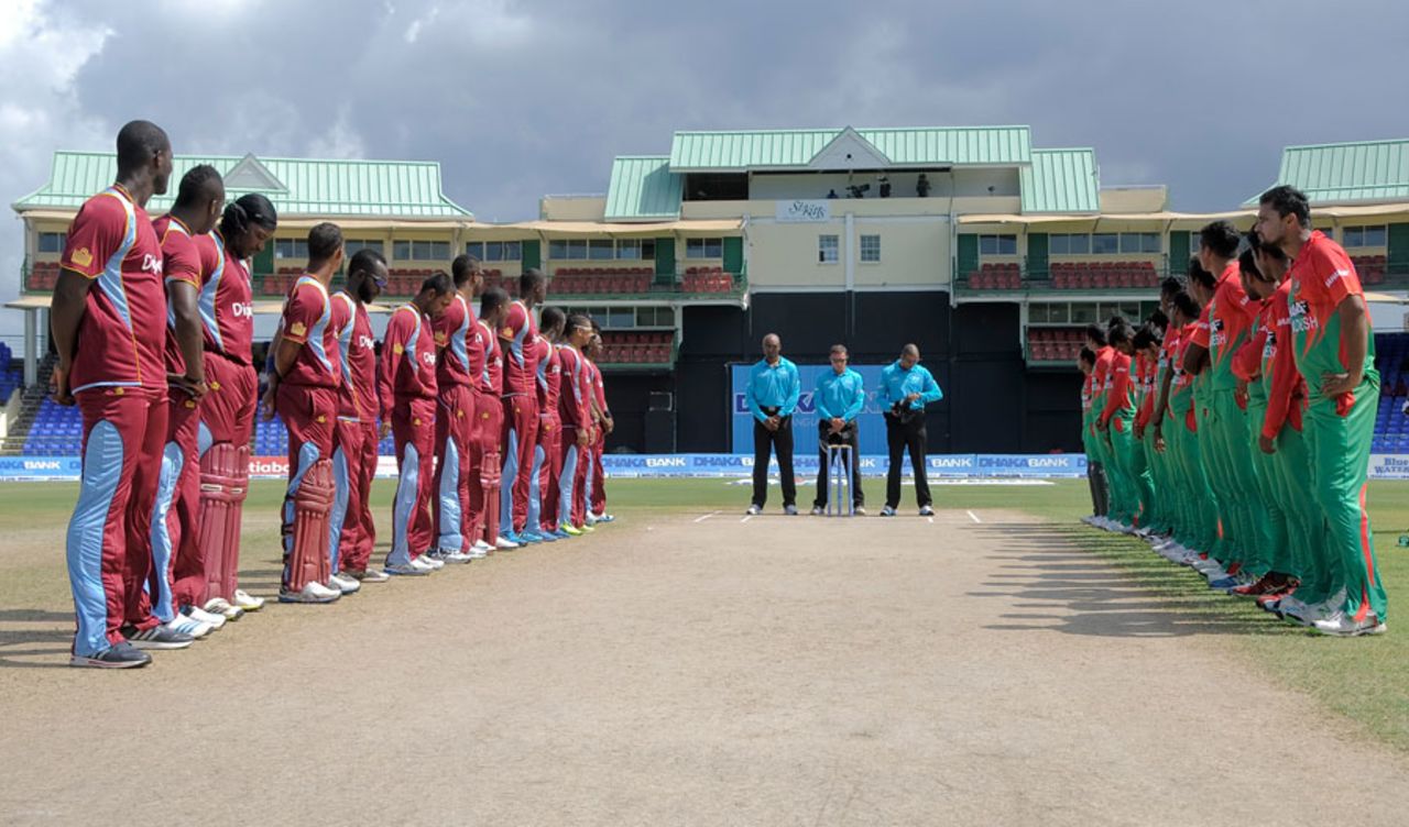 Both teams observe a moment's silence for former umpire Douglas Sang Hue's death, West Indies v Bangladesh, 3rd ODI, Basseterre, St Kitts, August 26, 2014