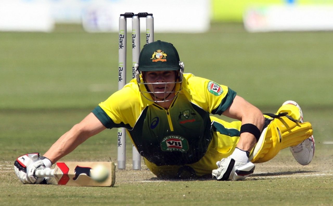 Steven Smith dives to make his ground, Australia v South Africa, tri-series, Harare, August 27, 2014