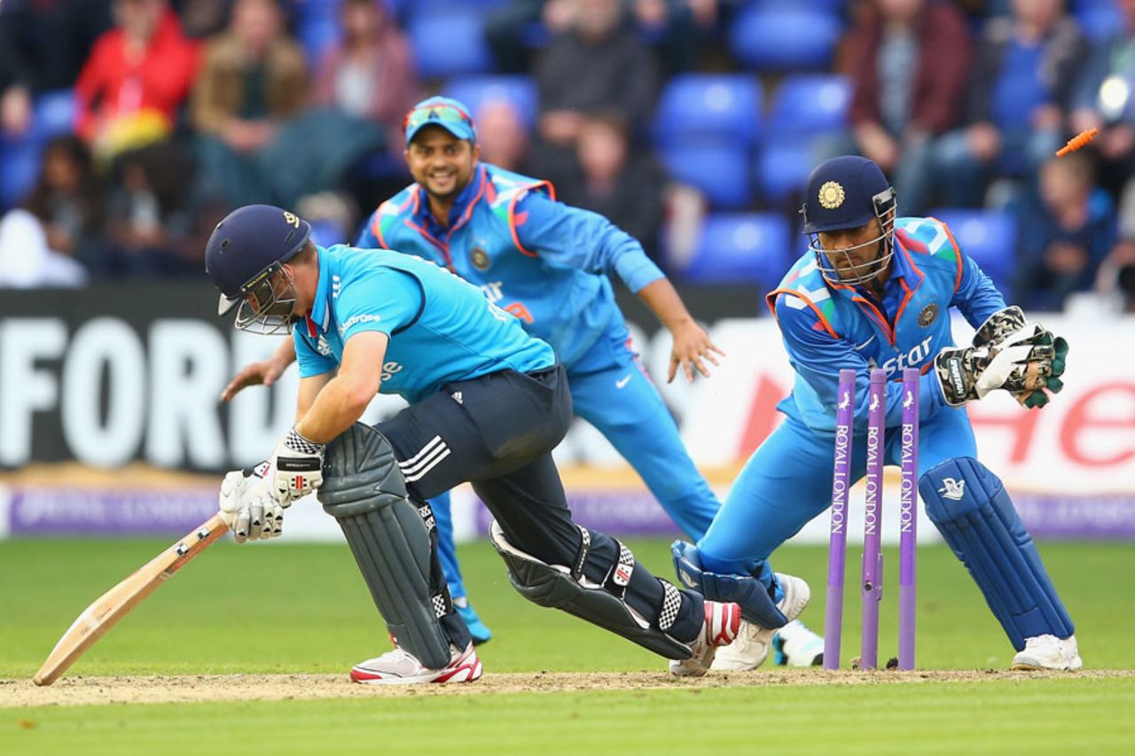 Chris Woakes was stumped for 20, England v India, 2nd ODI, Cardiff, August 27, 2014