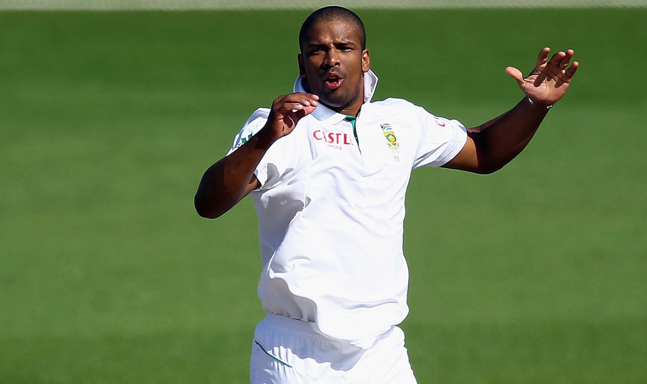 Vernon Philander reacts, New Zealand v South Africa, 2nd Test, Hamilton, 2nd day, March 16, 2012 
