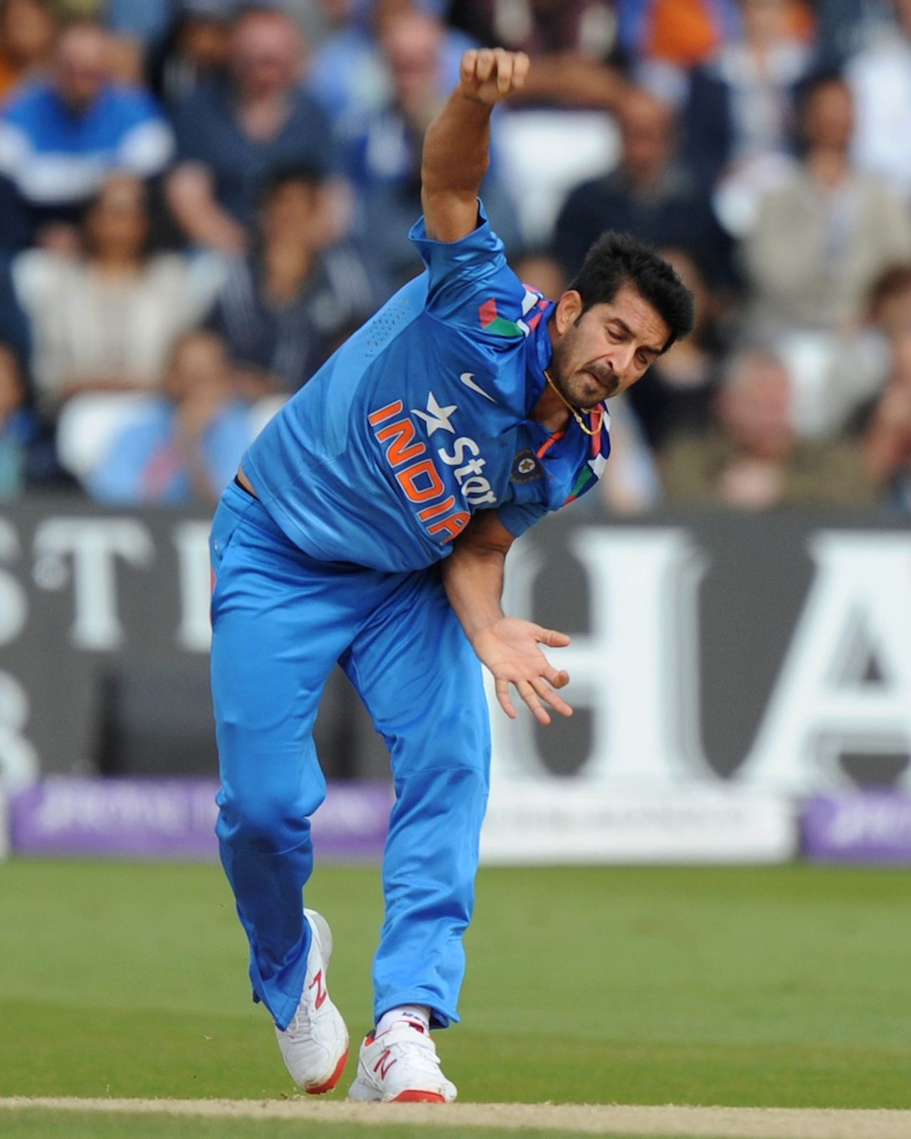 Mohit Sharma bowled three overs before getting injured, England v India, 3rd ODI, Trent Bridge, August 30, 2014