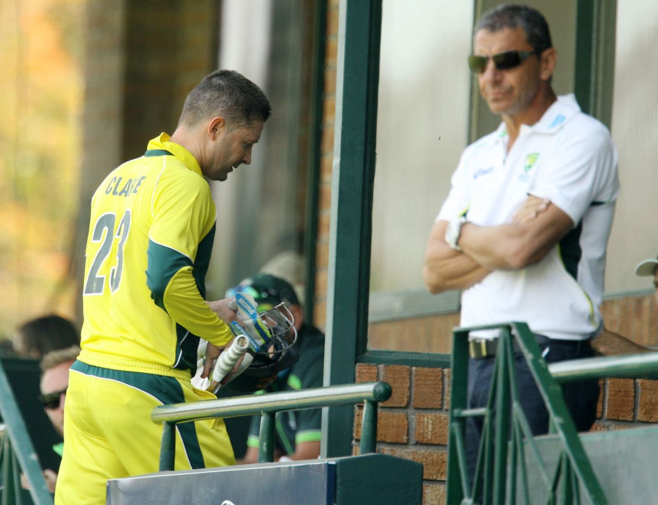 Michael Clarke retired hurt after struggling with his hamstring, Zimbabwe v Australia, tri-series, Harare, August 31, 2014
