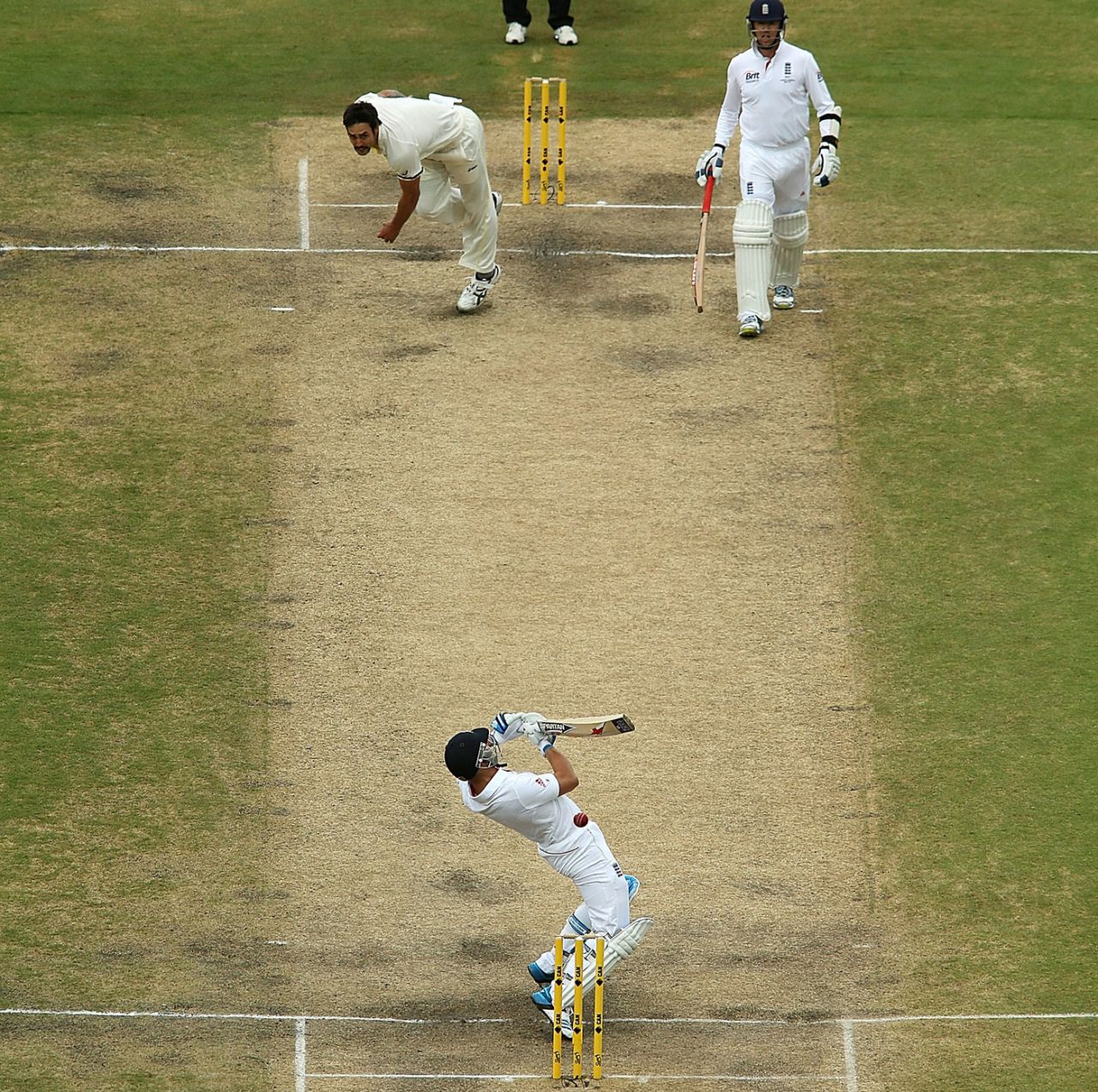 Matt Prior avoids a bouncer by Mitchell Johnson, Australia v England, 2nd Test, Adelaide, 5th day, December 9, 2013