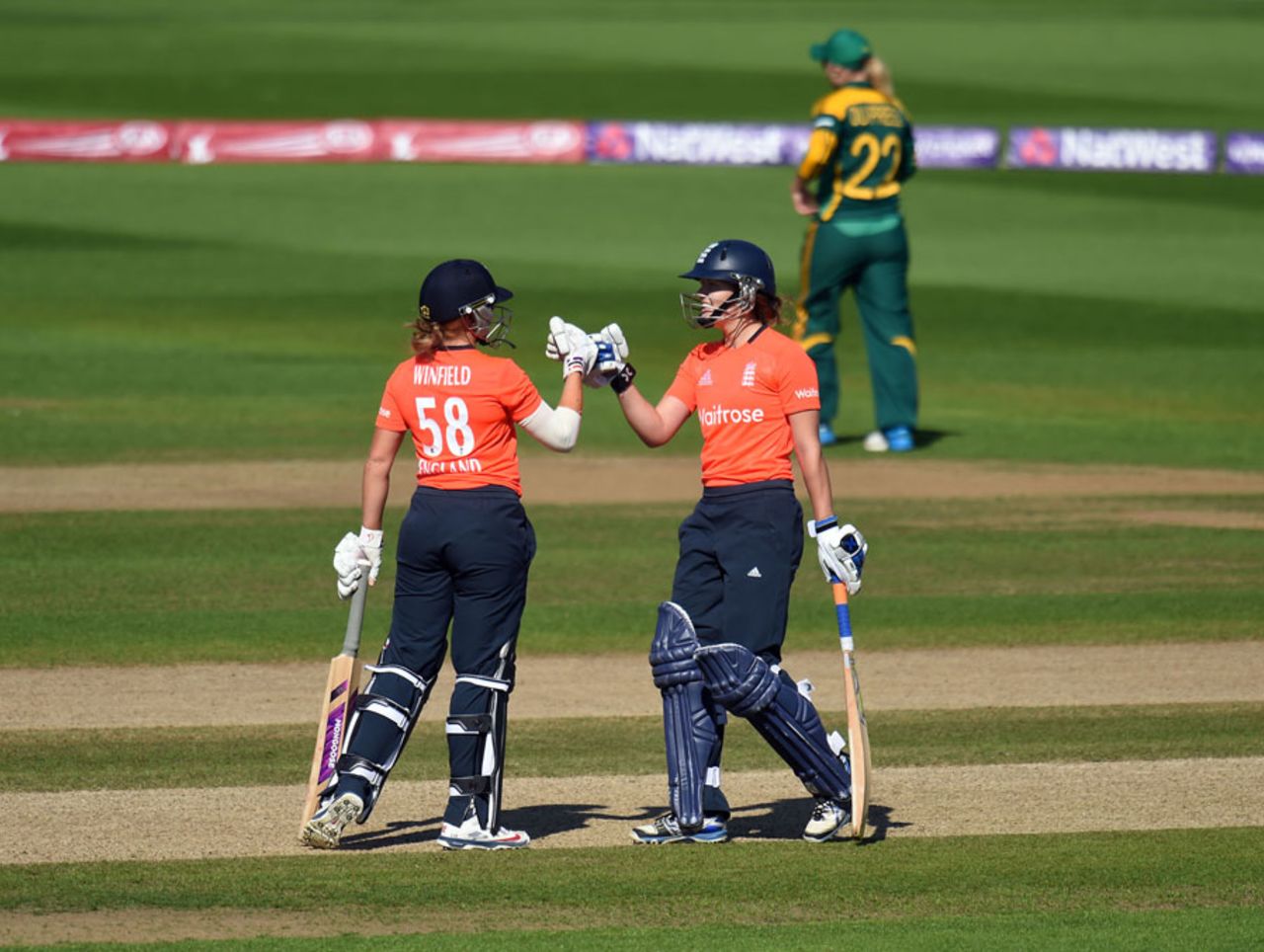 Fist-bump for fifty: Lauren Winfield's innings set up victory, England v South Africa, 3rd women's T20, Edgbaston, September 7, 2014