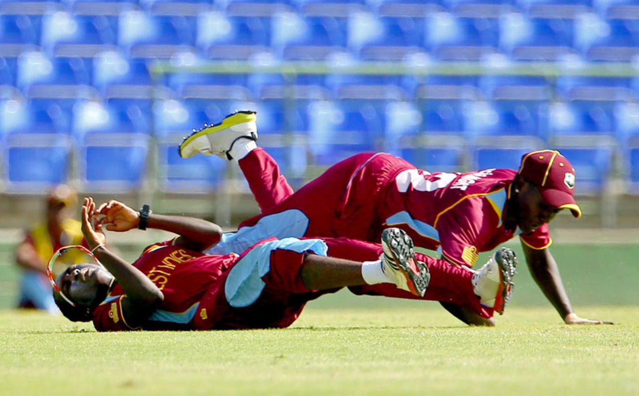 Shemaine Campbelle and Kycia Knight collided while fielding, West Indies v New Zealand, 2nd women's ODI, St Kitts, September 14, 2014