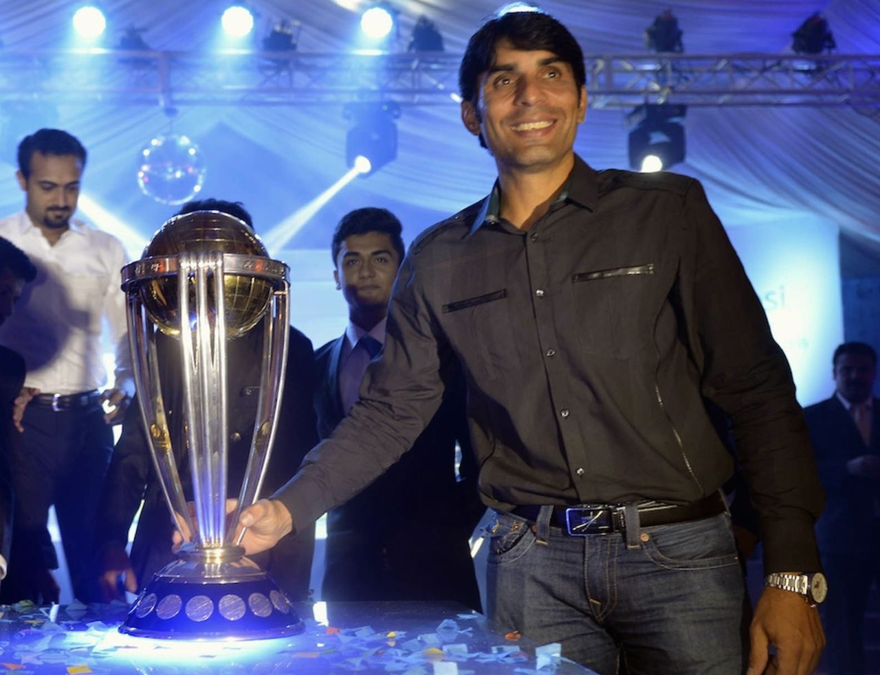 Pakistan captain Misbah-ul-Haq poses with the World Cup trophy, Lahore, September 16, 2014