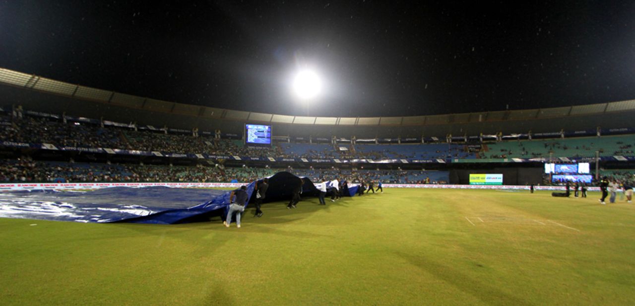 The covers come on in Raipur, Cape Cobras v Northern Knights, Champions League T20, Raipur, September 19, 2014