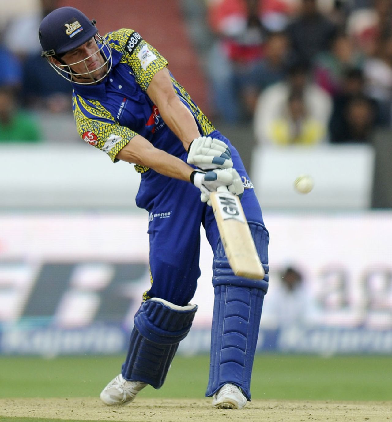 Dane Vilas gets ready to thump the ball during his 25, Cape Cobras v Hobart Hurricanes, Champions League T20, Hyderabad, September 21, 2014
