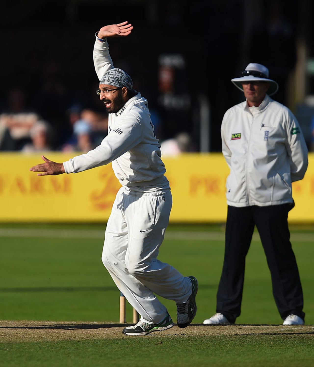 Monty Panesar sets off on celebration, Essex v Worcestershire, County Championship, Division Two, Chelmsford, September 24, 2014