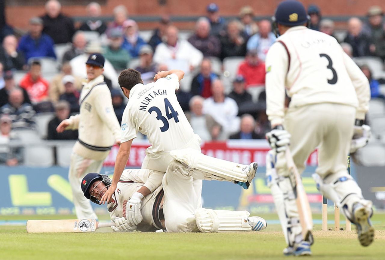 Tom Bailey and Tim Murtagh end up a tangle, Lancashire v Middlesex, County Championship, Division One, September 25, 2014