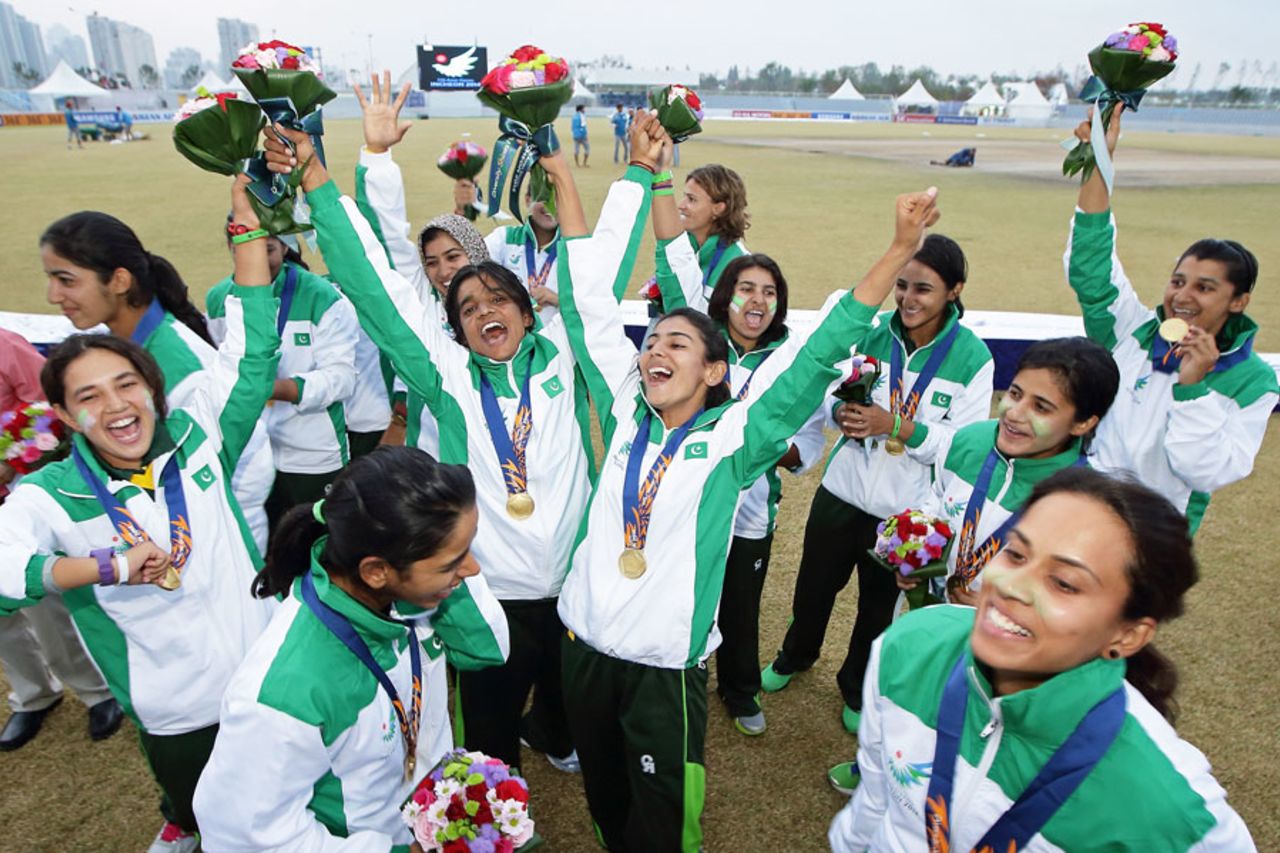 The Pakistan Women's team celebrate their win over Bangladesh Women in the Asian Games final, Pakistan v Bangladesh, Asian Games Women's competition, final, Incheon, September 26, 2014