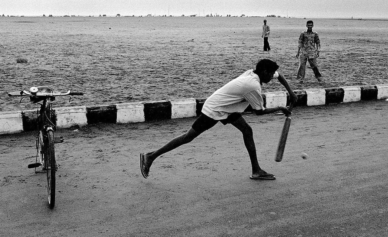 Cricket on Chennai's Marina Beach, Chennai