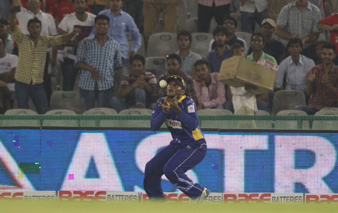 Dilshan Munaweera's takes the catch of Hashim Amla...but off a no-ball, Barbados Tridents v Cape Cobras, Champions League T20, Group B, Mohali, September 26, 2014