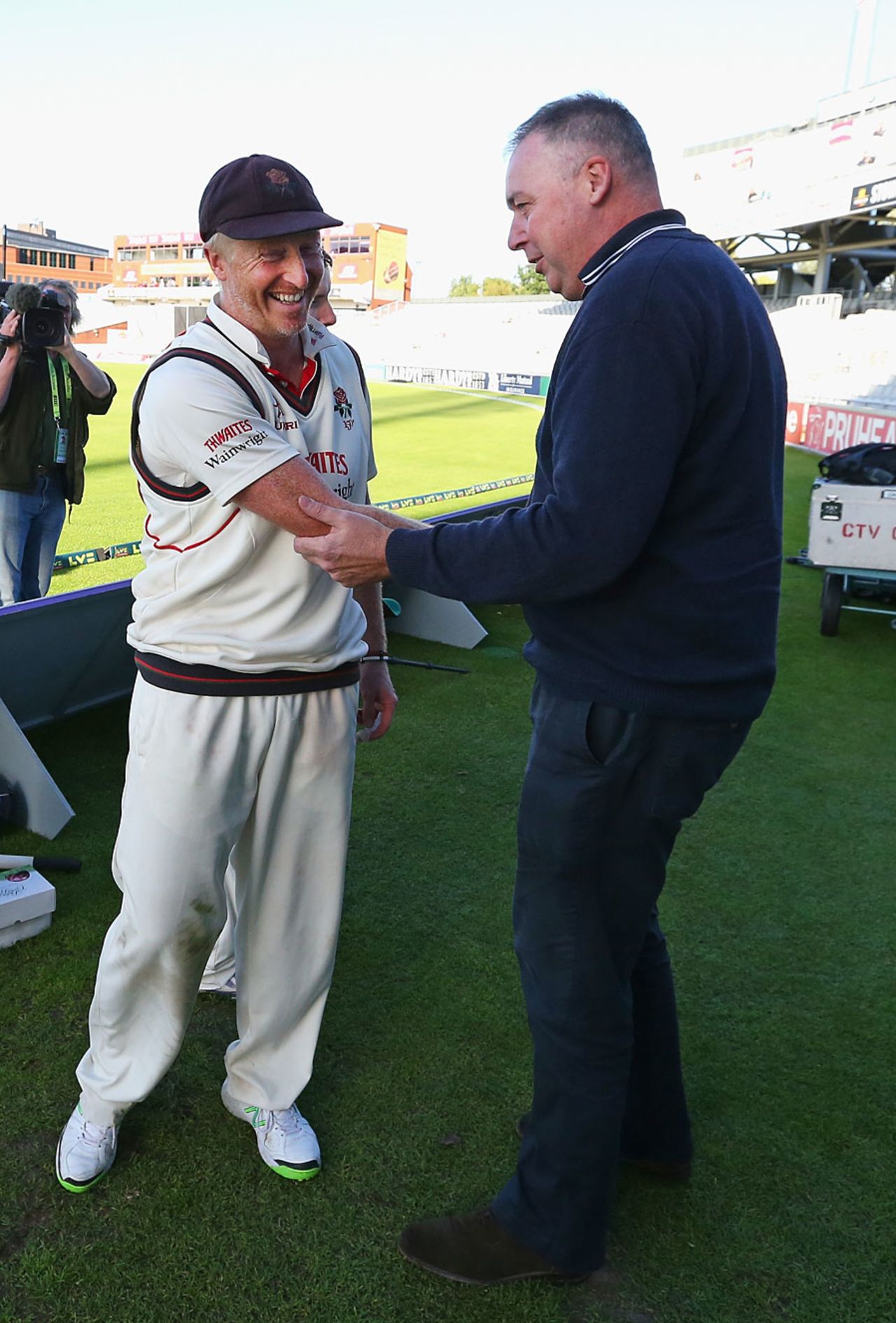 Angus Fraser shakes hands with Glen Chapple, Lancashire v Middlesex, County Championship, Division One, Old Trafford, September 26, 2014