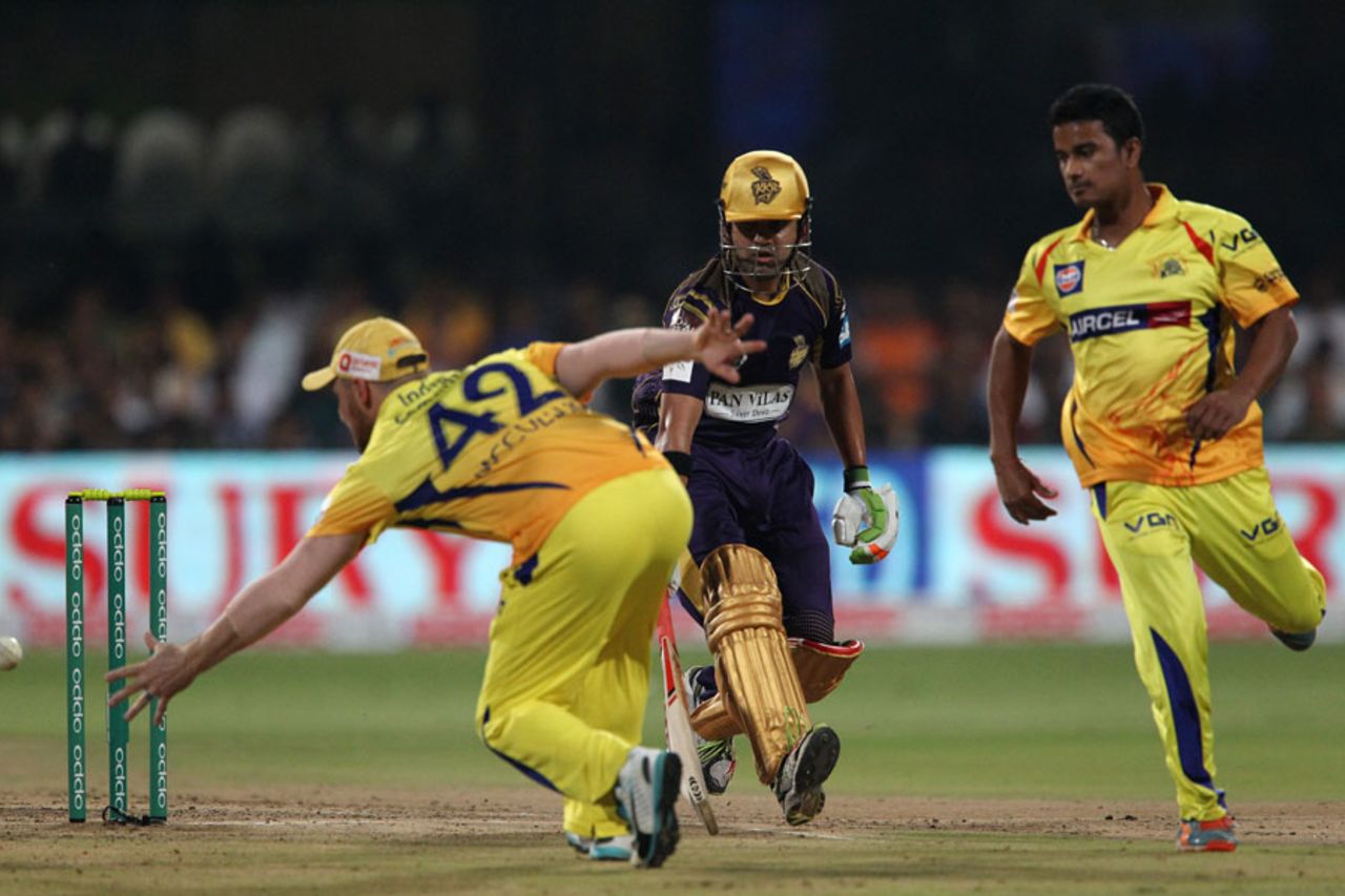 The Chennai Super Kings fielders did not have their best day, Chennai Super Kings v Kolkata Knight Riders, Final, CLT20, Bangalore, October 4, 2014