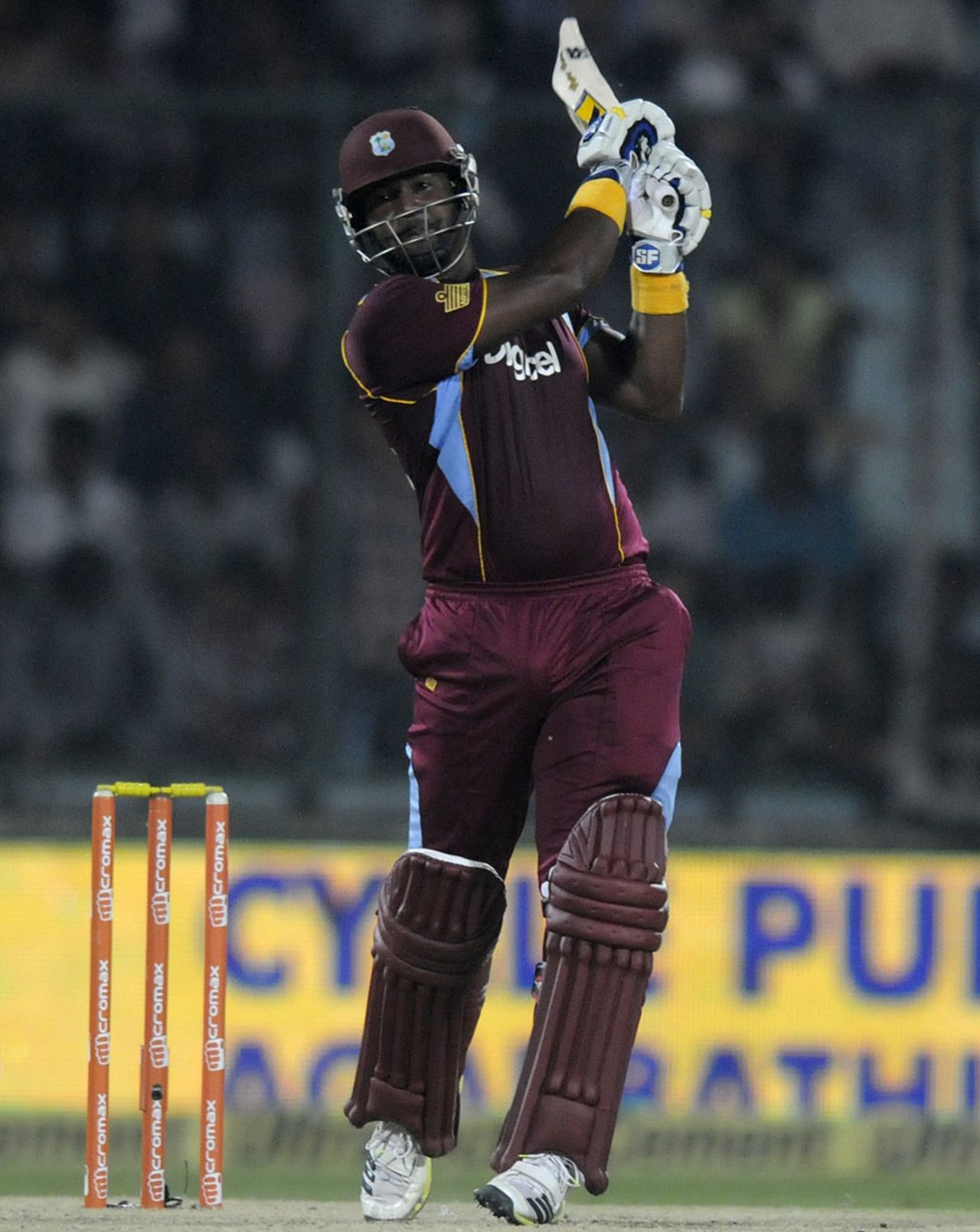 Dwayne Smith launched two sixes, India v West Indies, 2nd ODI, Delhi, October 11, 2014