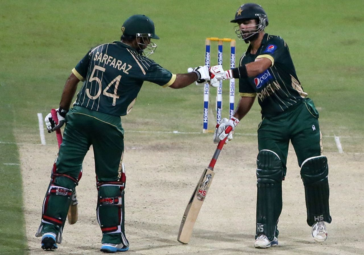 Sarfraz Ahmed and Ahmed Shehzad put on 56 for the first wicket, Pakistan v Australia, 3rd ODI, Abu Dhabi, October 12, 2014