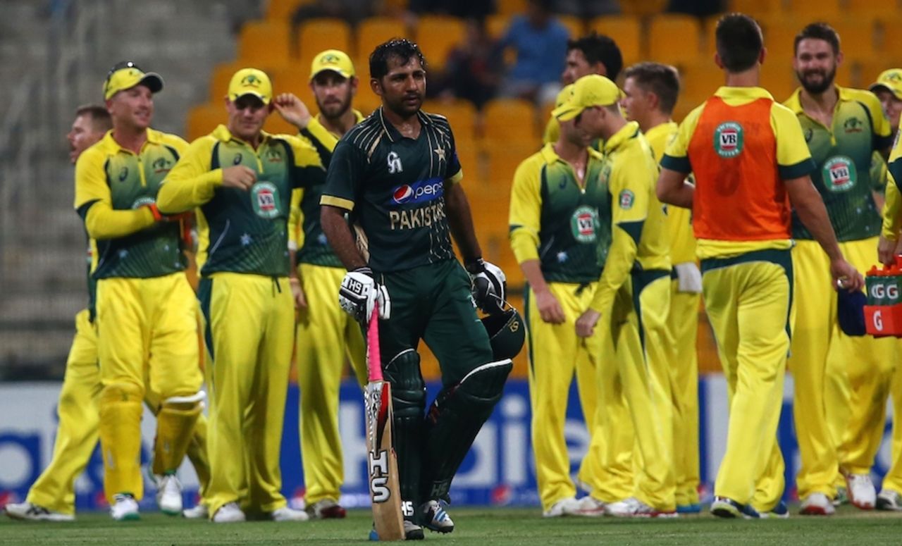 Sarfraz Ahmed walks back after being run-out, Pakistan v Australia, 3rd ODI, Abu Dhabi, October 12, 2014