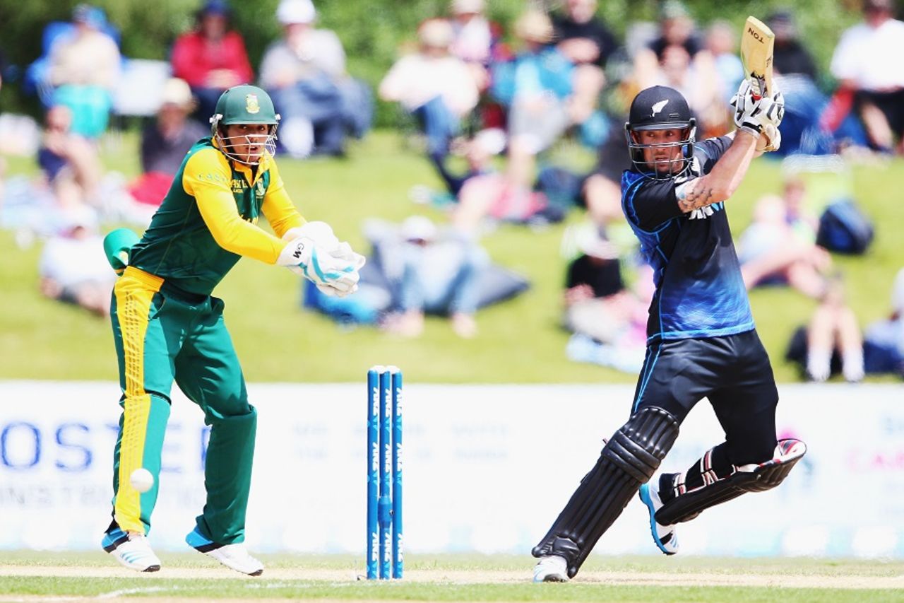 Luke Ronchi cuts behind point, New Zealand v South Africa, 1st ODI, Mount Maunganui, October 21, 2014