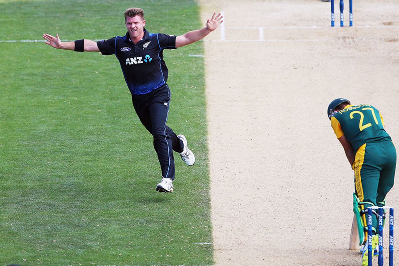 Corey Anderson had Rilee Rossouw caught in the slips, New Zealand v South Africa, 1st ODI, Mount Maunganui, October 21, 2014