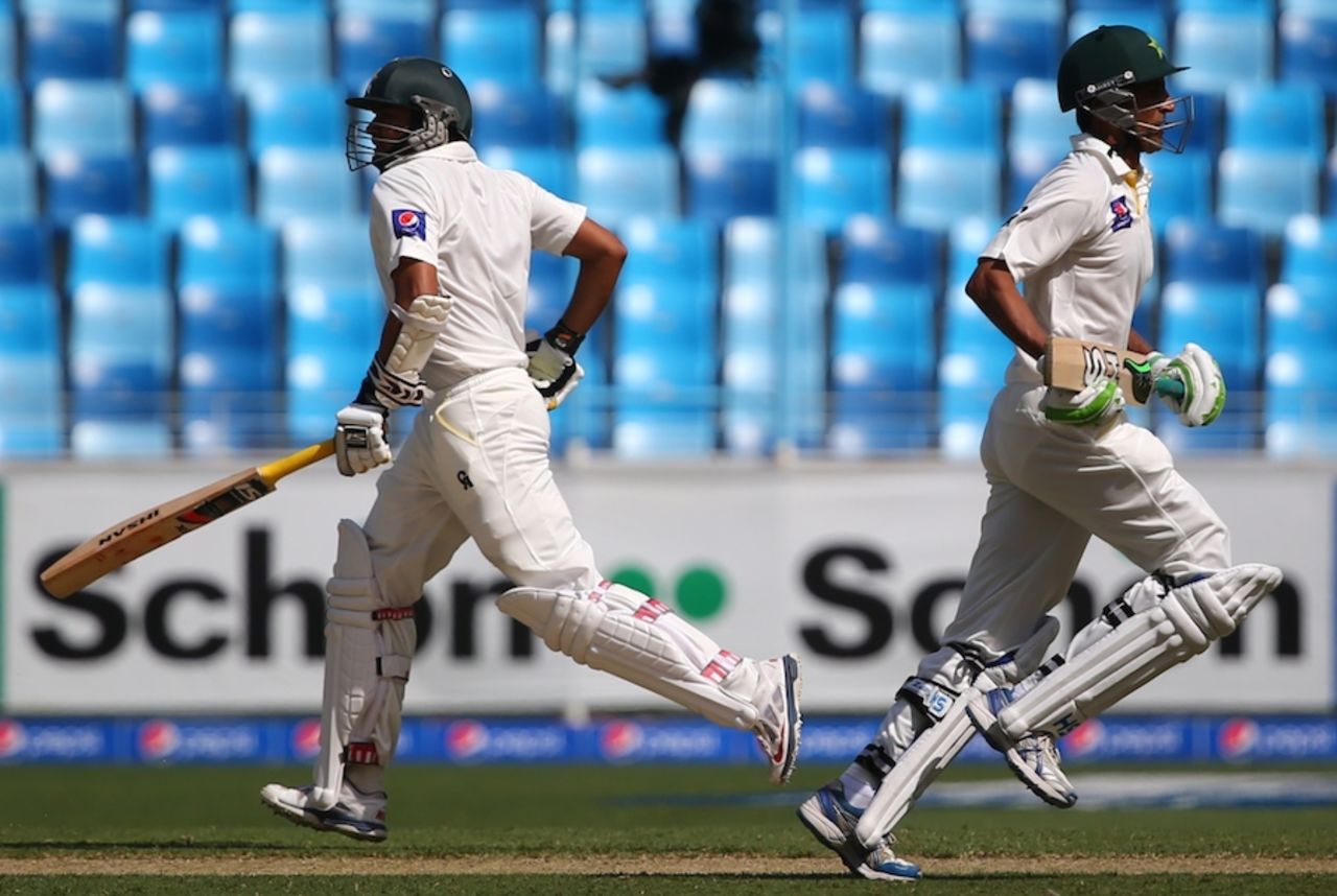 Azhar Ali and Younis Khan put on a century stand for the third wicket, Pakistan v Australia, 1st Test, Dubai, 1st day, October 22, 2014