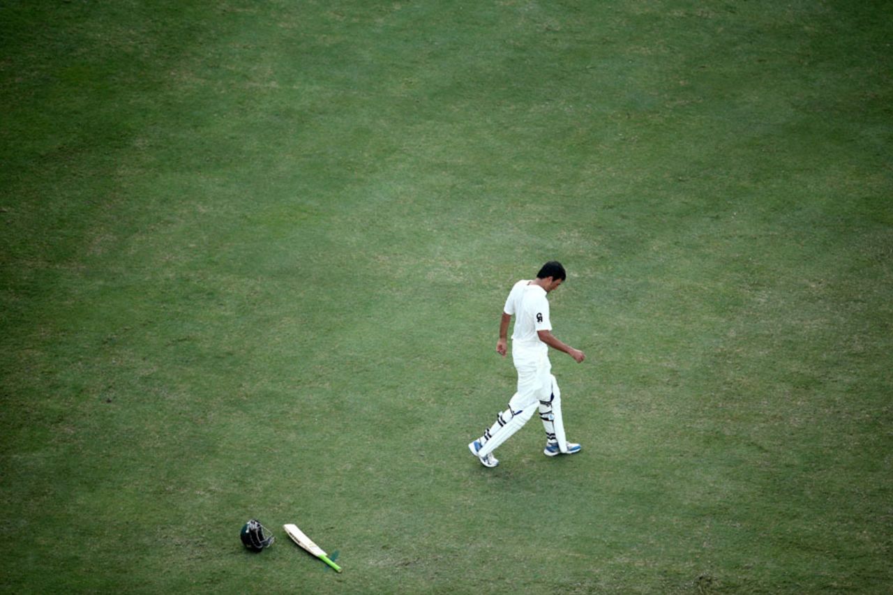Younis Khan takes a break during his century, Pakistan v Australia, 1st Test, Dubai, 1st day, October 22, 2014