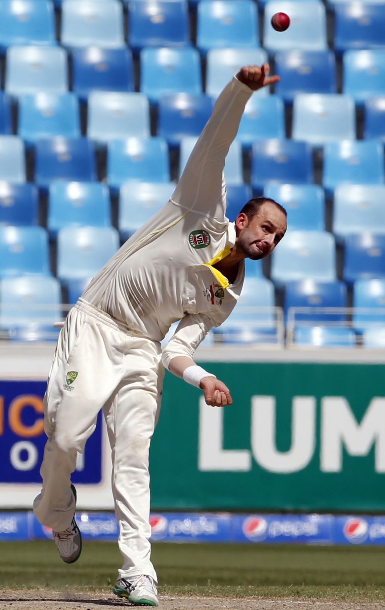Nathan Lyon hurls in a delivery, Pakistan v Australia, 1st Test, Dubai, 2nd day, October 23, 2014