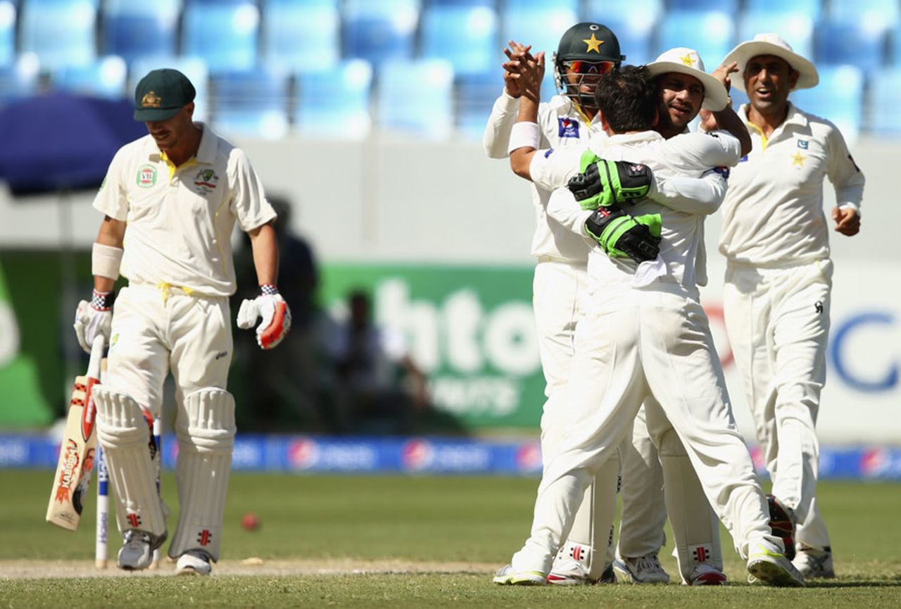 David Warner was bowled by Yasir Shah three balls after lunch, Pakistan v Australia, 1st Test, Dubai, 3rd day, October 24, 2014