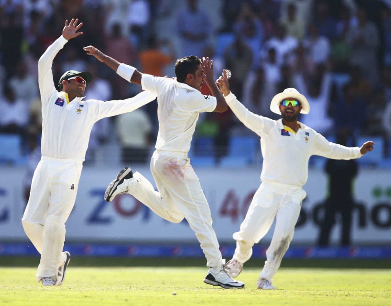 Imran Khan wheels away after getting Brad Haddin, Pakistan v Australia, 1st Test, Dubai, 3rd day, October 24, 2014