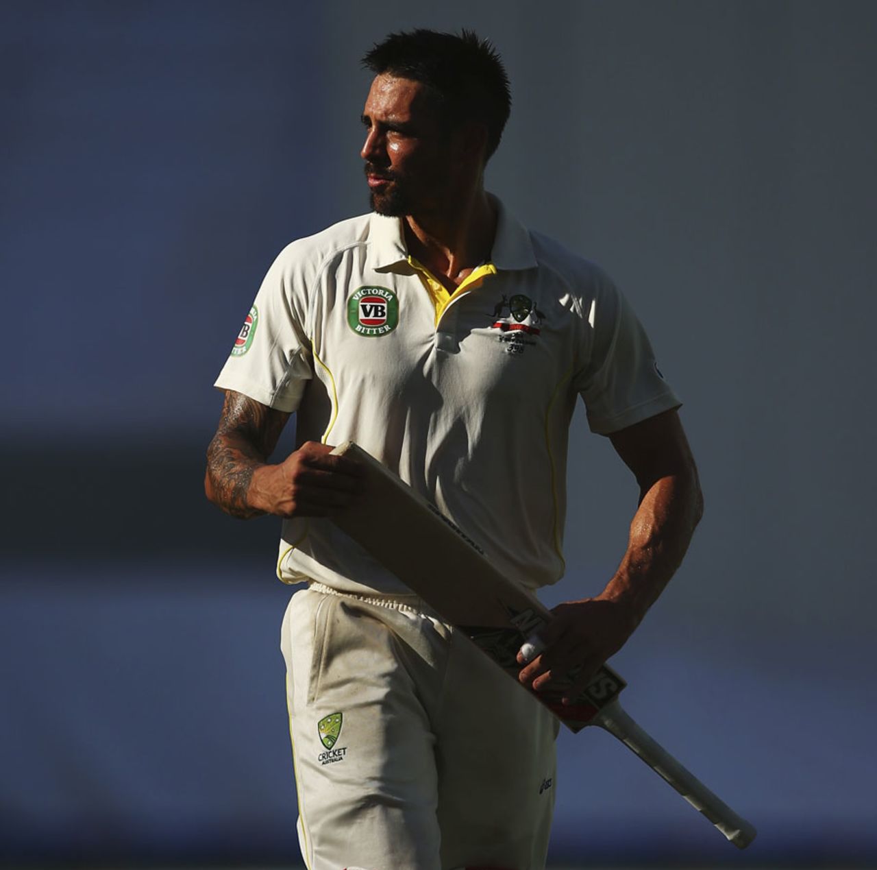 Mitchell Johnson made 37 before hooking to deep square leg, Pakistan v Australia, 1st Test, Dubai, 3rd day, October 24, 2014