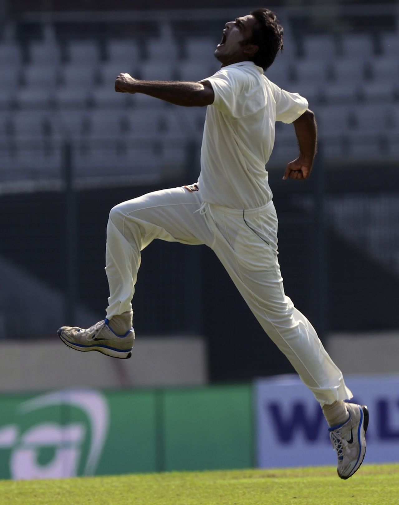 Shahadat Hossain celebrates a wicket in the first over, Bangladesh v Zimbabwe, 1st Test, Mirpur, 1st day, October 25, 2014