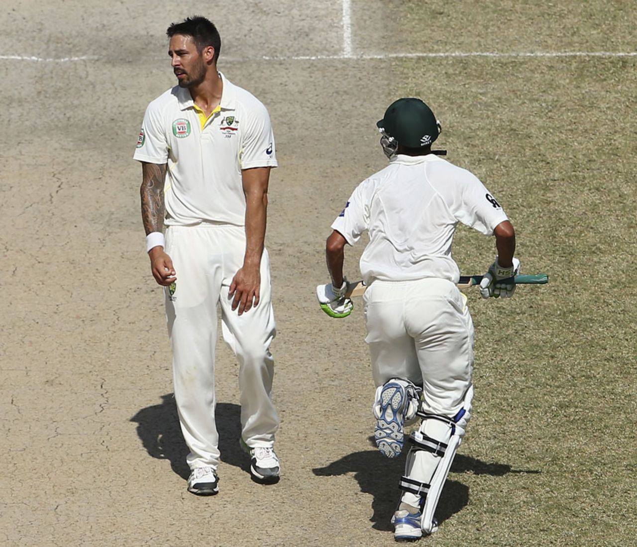 Mitchell Johnson wears a frustrated look, Pakistan v Australia, 1st Test, Dubai, 4th day, October 25, 2014