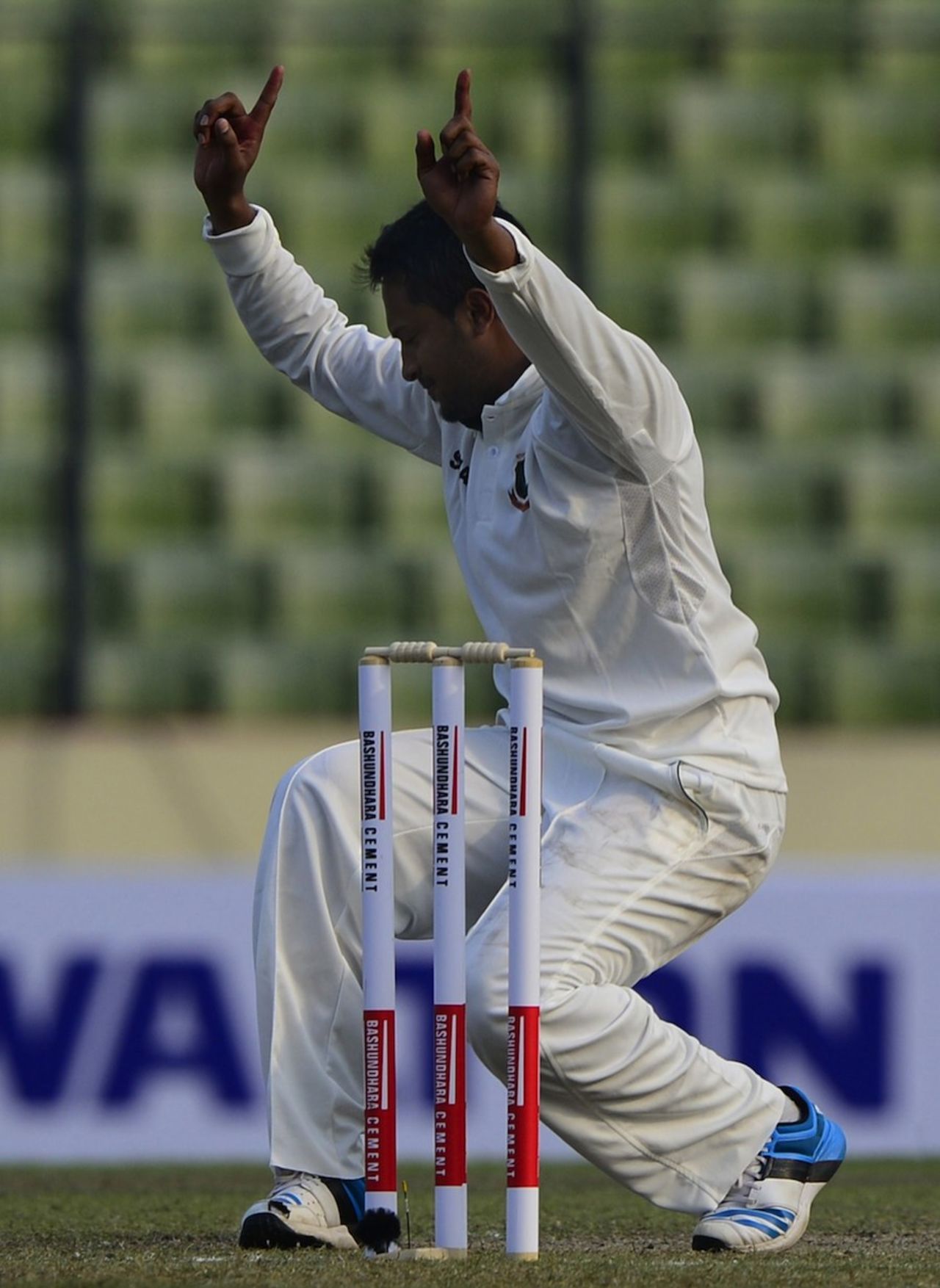 Shakib Al Hasan took six wickets on his comeback, Bangladesh v Zimbabwe, 1st Test, Mirpur, 1st day, October 25, 2014