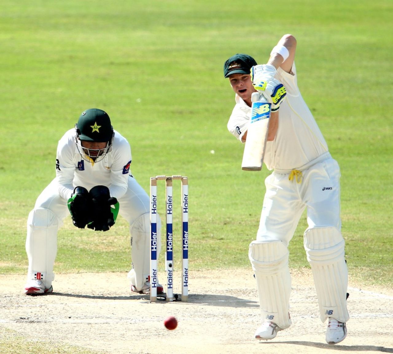 Steven Smith bats on the final morning, Pakistan v Australia, 1st Test, Dubai, 5th day, October 26, 2014