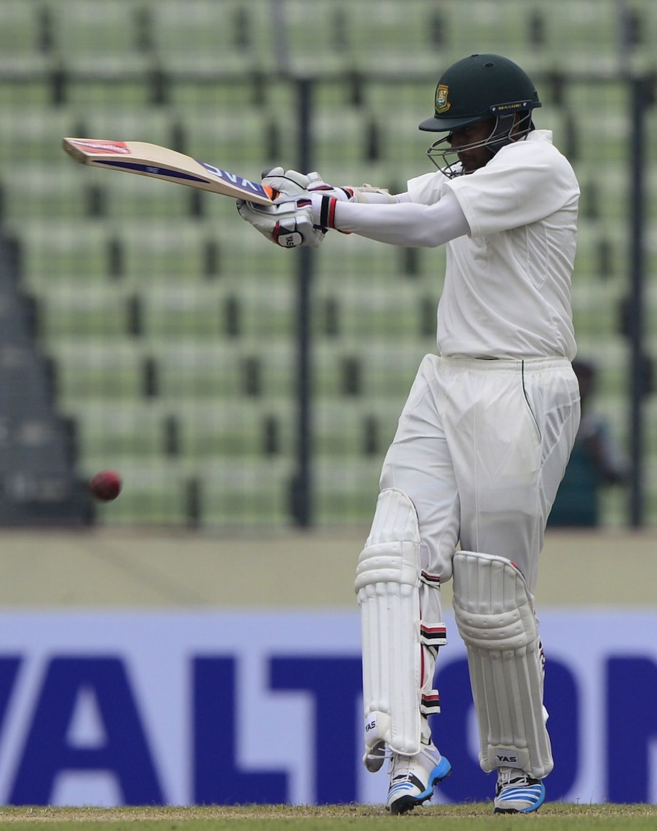 Shakib Al Hasan pulls, Bangladesh v Zimbabwe, 1st Test, Mirpur, 2nd day, October 26, 2014
