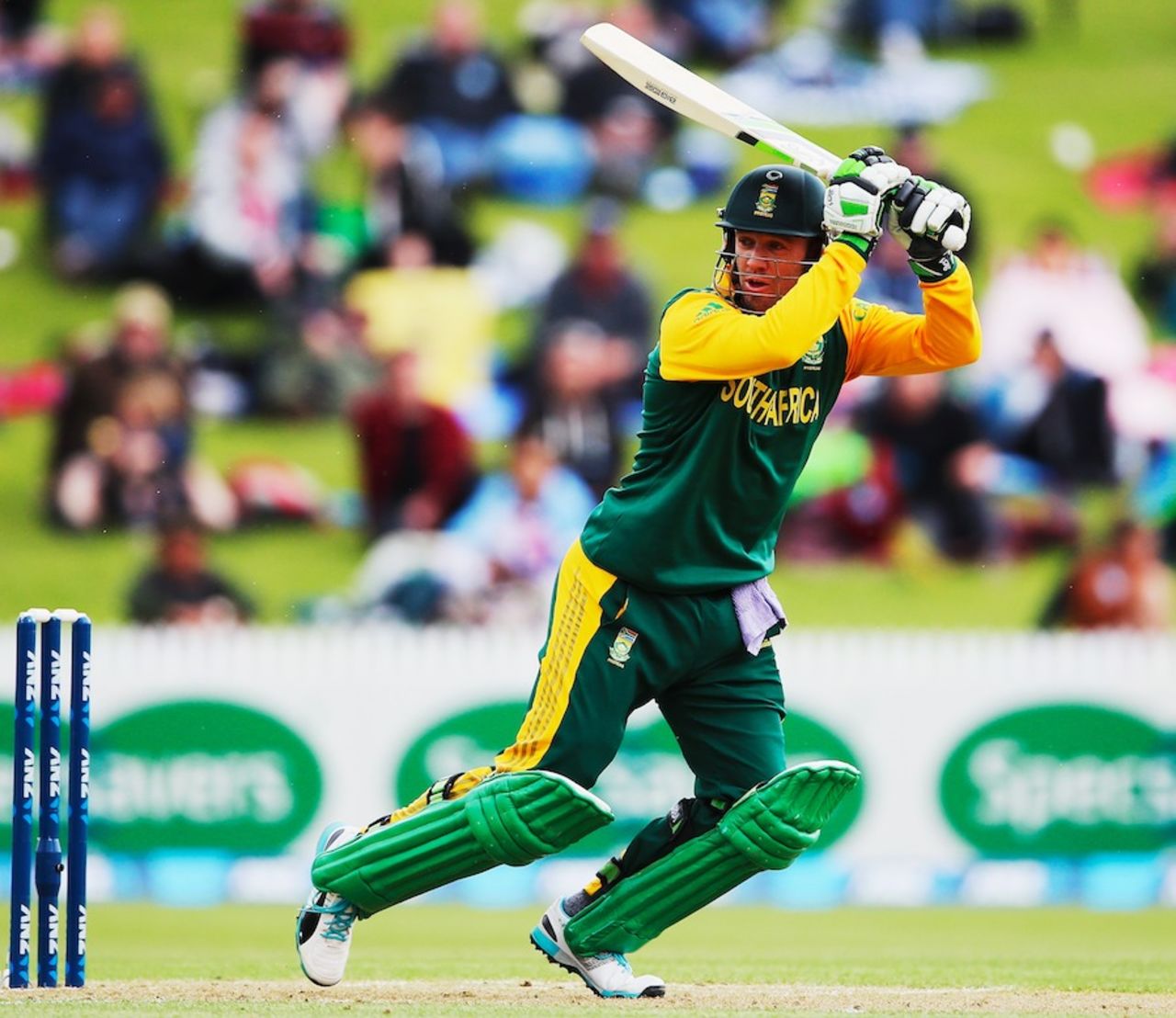 AB de Villiers cuts behind point, New Zealand v South Africa, 3rd ODI, Hamilton, October 27, 2014