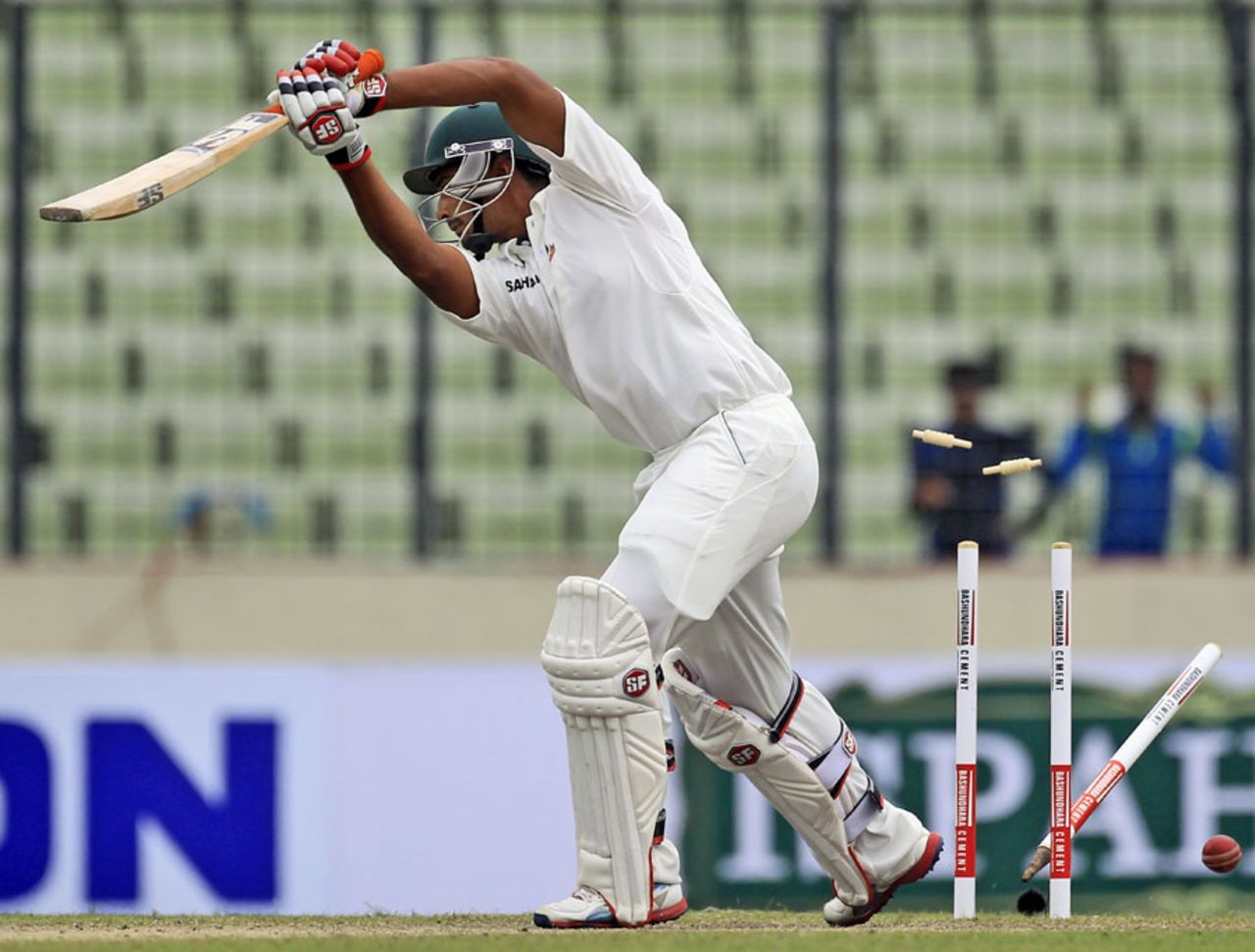 Mahmudullah was bowled for 28, Bangladesh v Zimbabwe, 1st Test, Mirpur, 3rd day, October 27, 2014