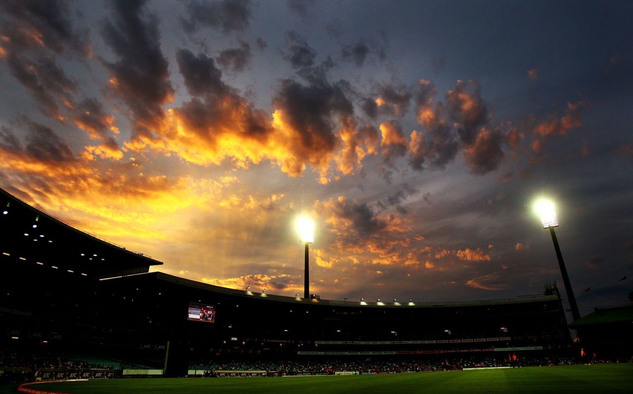 The sun sets over the SCG, Sydney Sixers v Perth Scorchers, Big Bash League, December 16, 2012