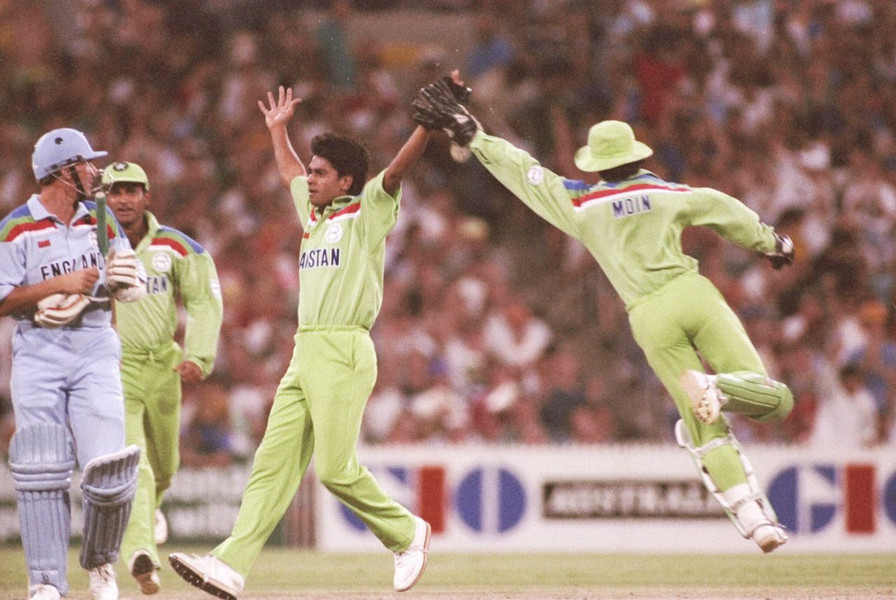 Aaqib Javed celebrates the wicket of Alec Stewart, England v Pakistan, World Cup final, Melbourne, March 25, 1992
