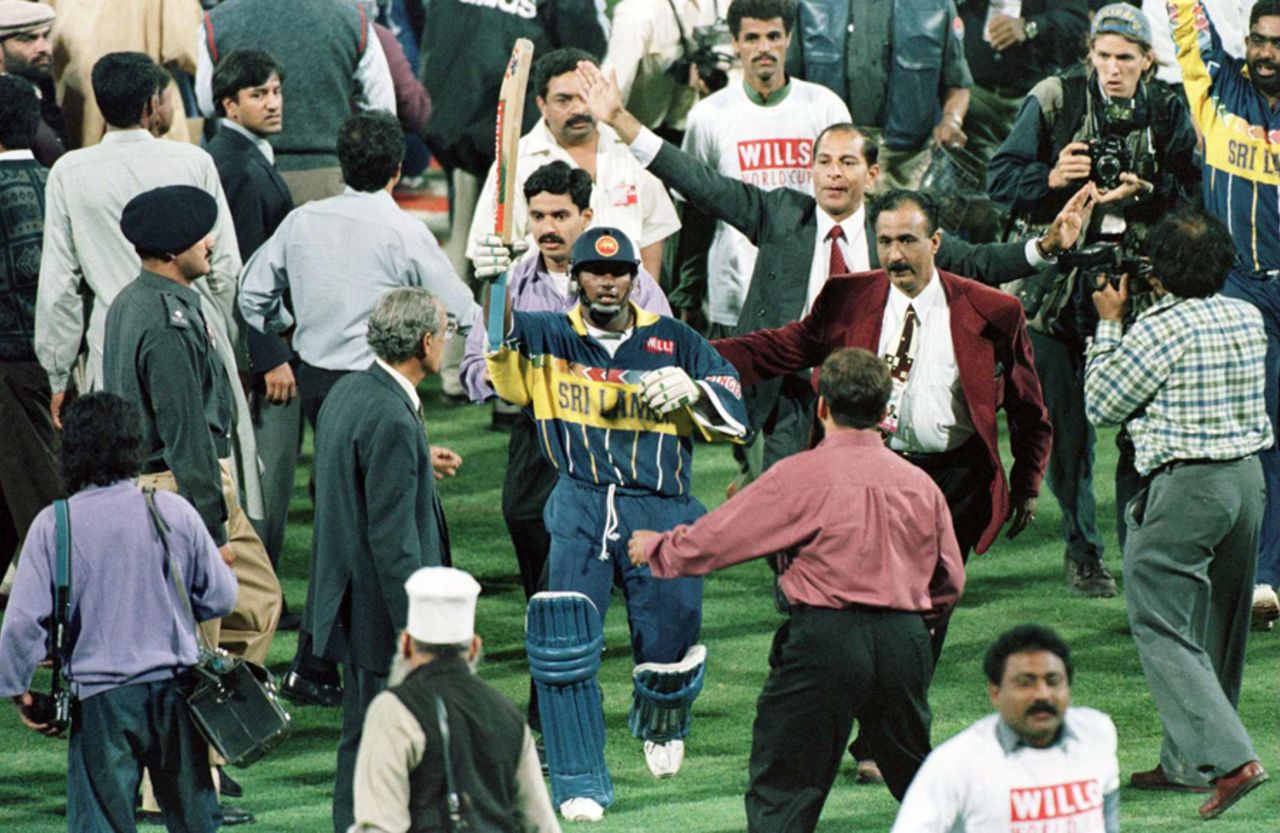 Aravinda de Silva celebrates Sri Lanka's World Cup win, Colombo, March 17, 1996